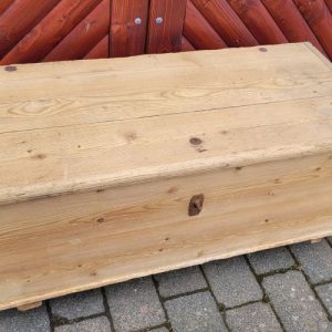 Flachdeckeltruhe Weichholz mittelgroß