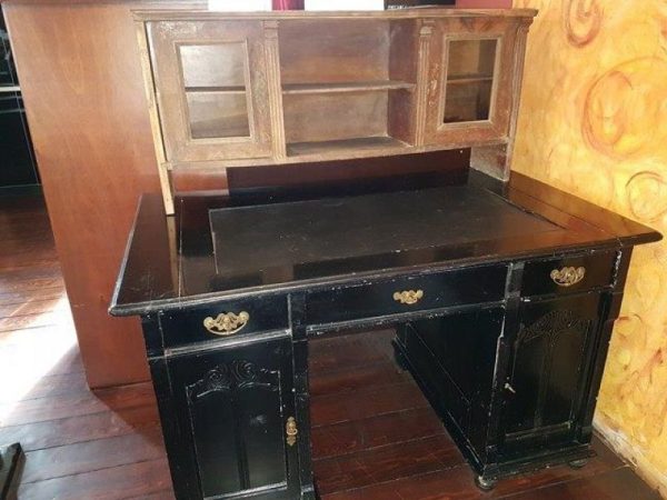 schwarzer Schreibtisch – Bild 5