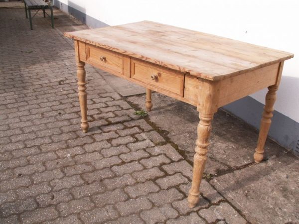 Gründerzeittisch