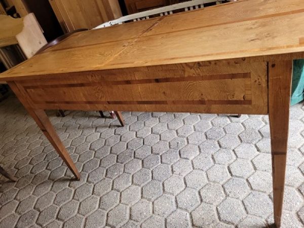 Tisch frühes Biedermeier Esche mit Intarsien – Bild 2